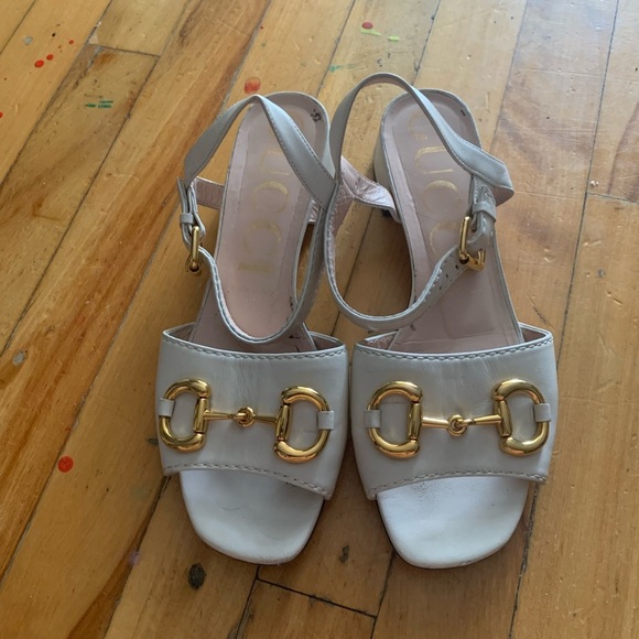 Gucci authentic white Sandals with Gold horsebit - Picture 1 of 6